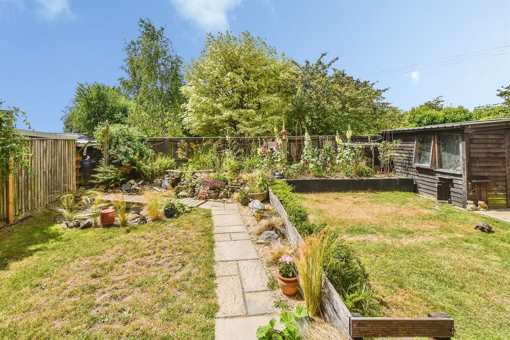 Property photo 2 of 20