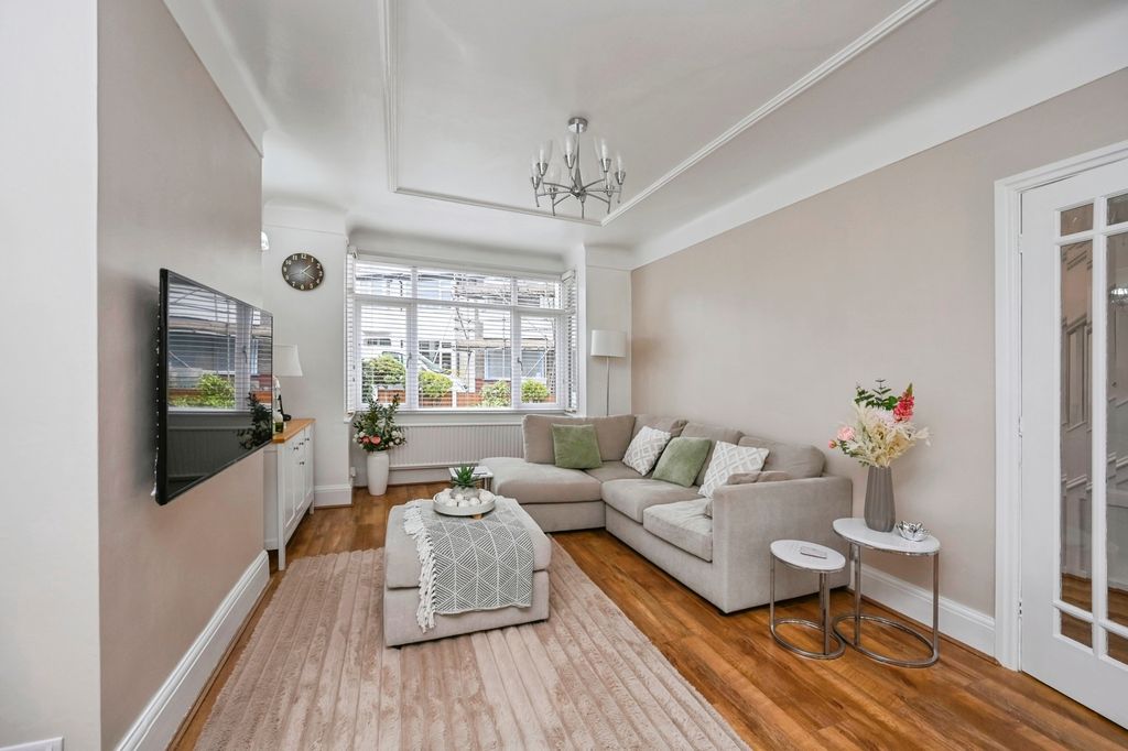 Property photo 3 of 19 Pbox-Img.Jpg