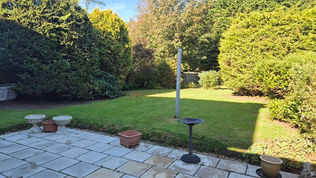 Property photo 3 of 15 Garden