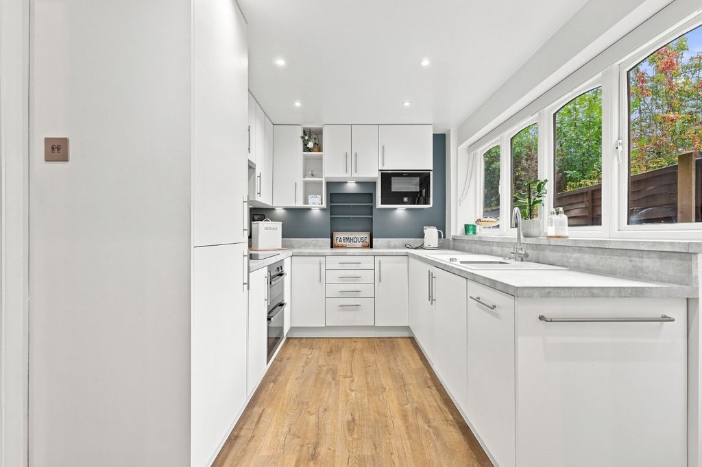 Property photo 3 of 28 5387633