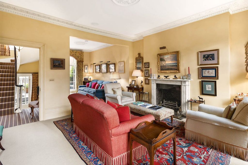 Property photo 3 of 17 Classic First Floor