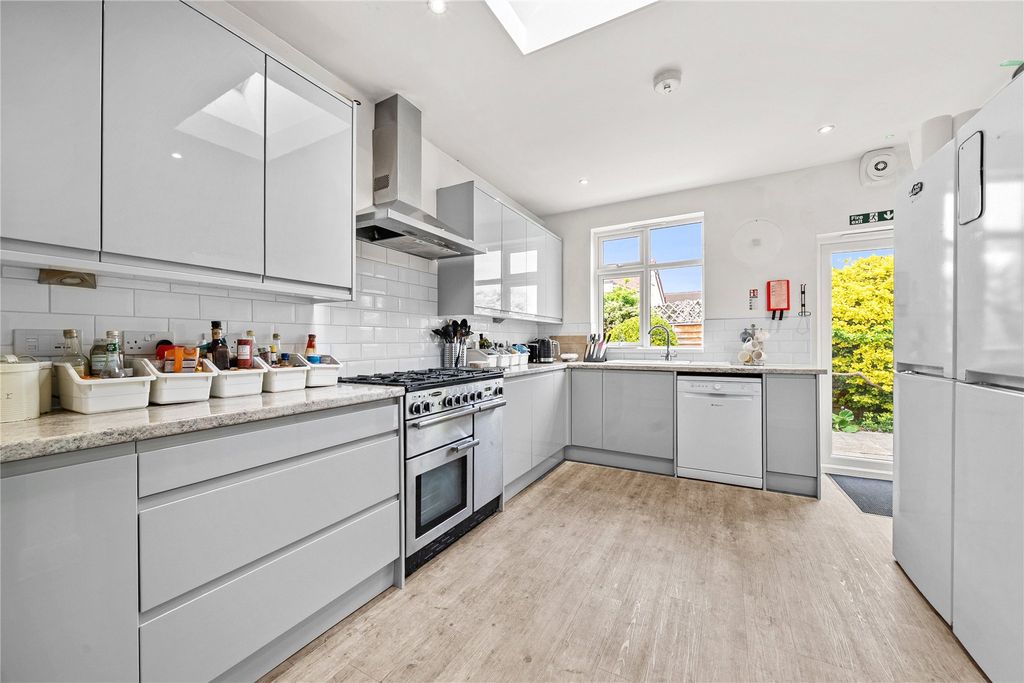 Property photo 2 of 21 Picture No. 25