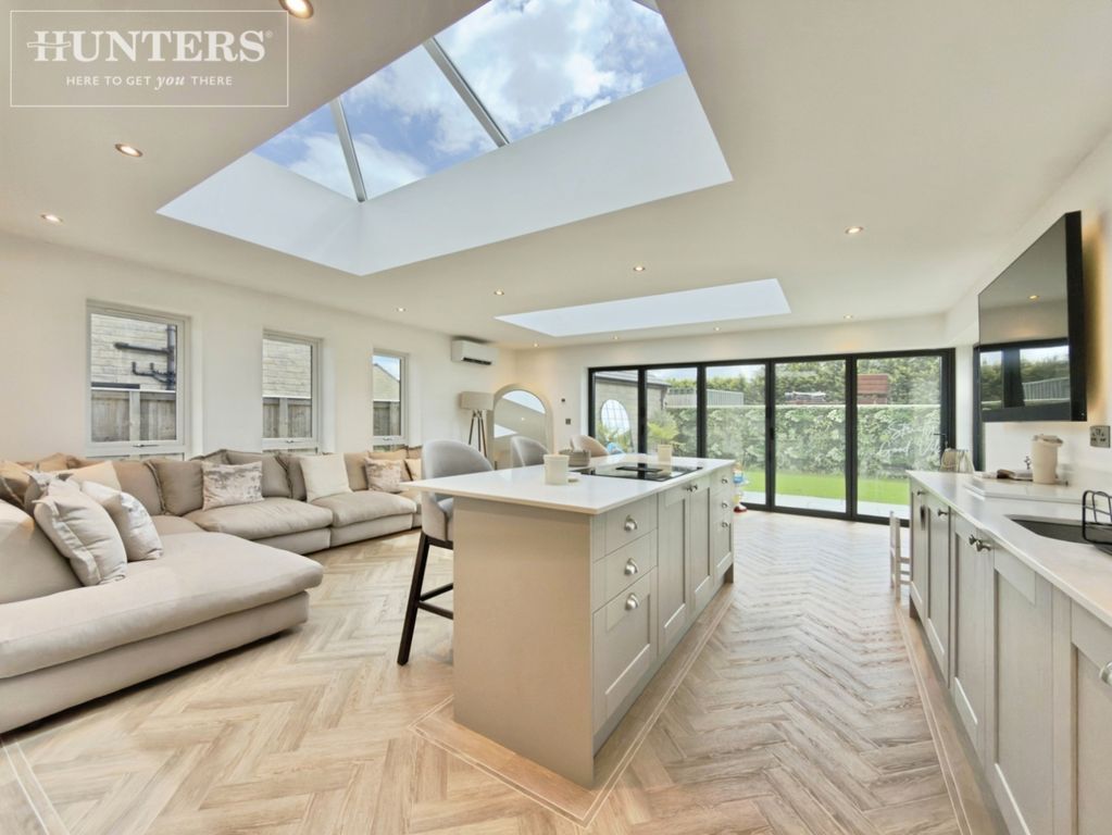 Property photo 2 of 25 Pbox-Img.Jpg