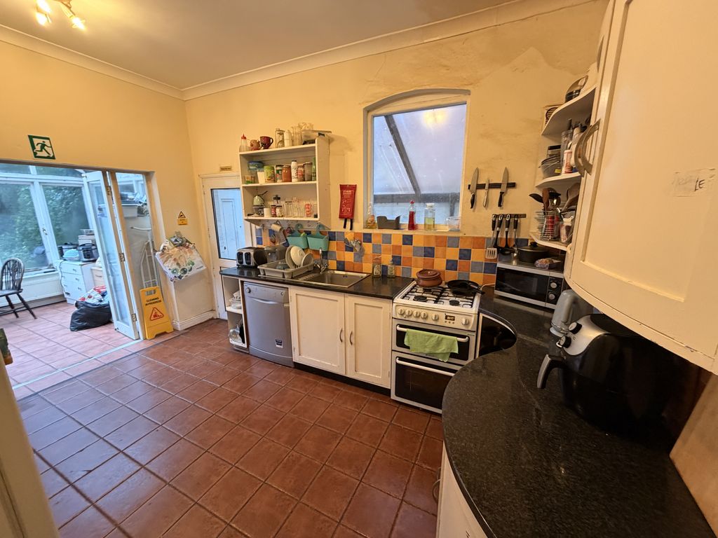 Property photo 3 of 9 Gallery