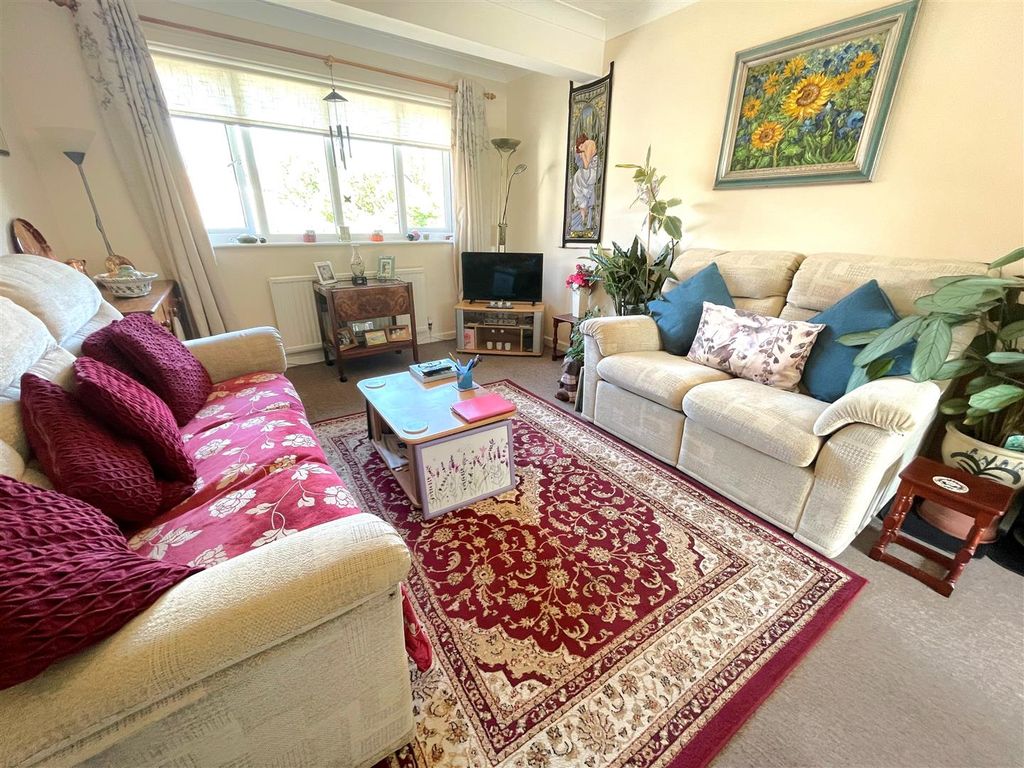 Property photo 2 of 8 7.Jpg