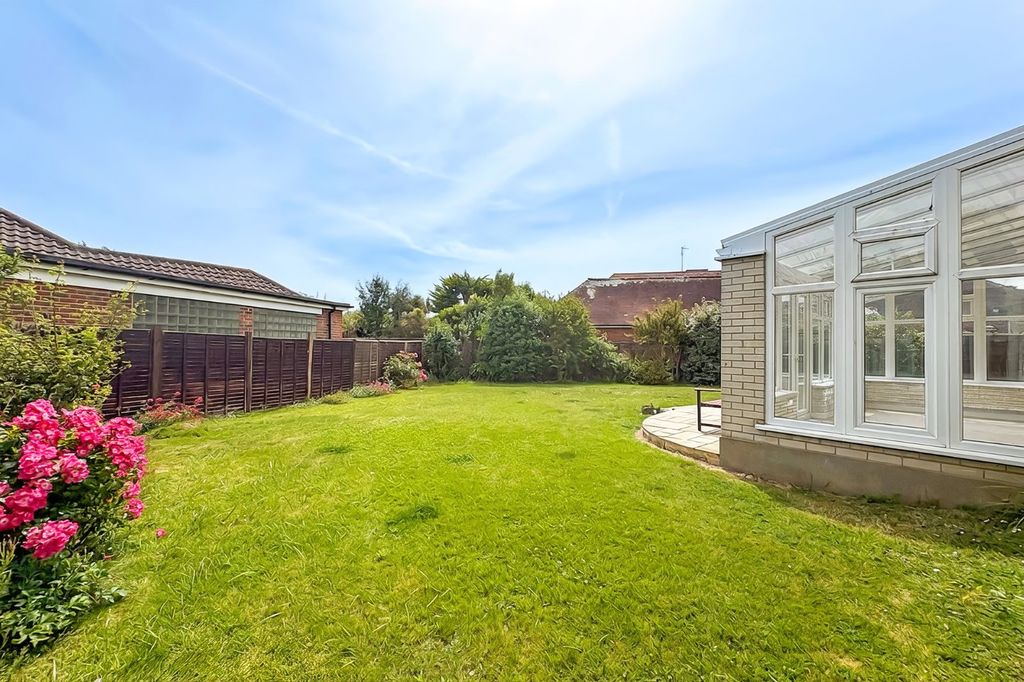 Property photo 2 of 19 Picture No. 32