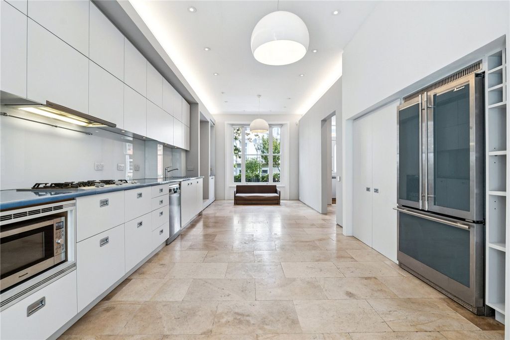 Property photo 2 of 17 Picture No. 22