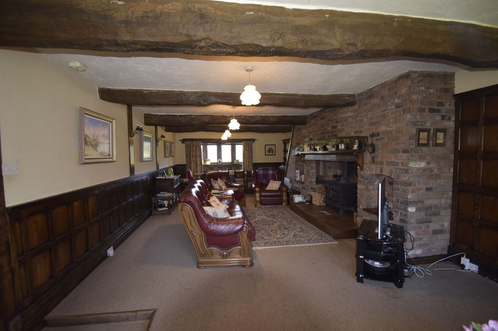 Property photo 2 of 31