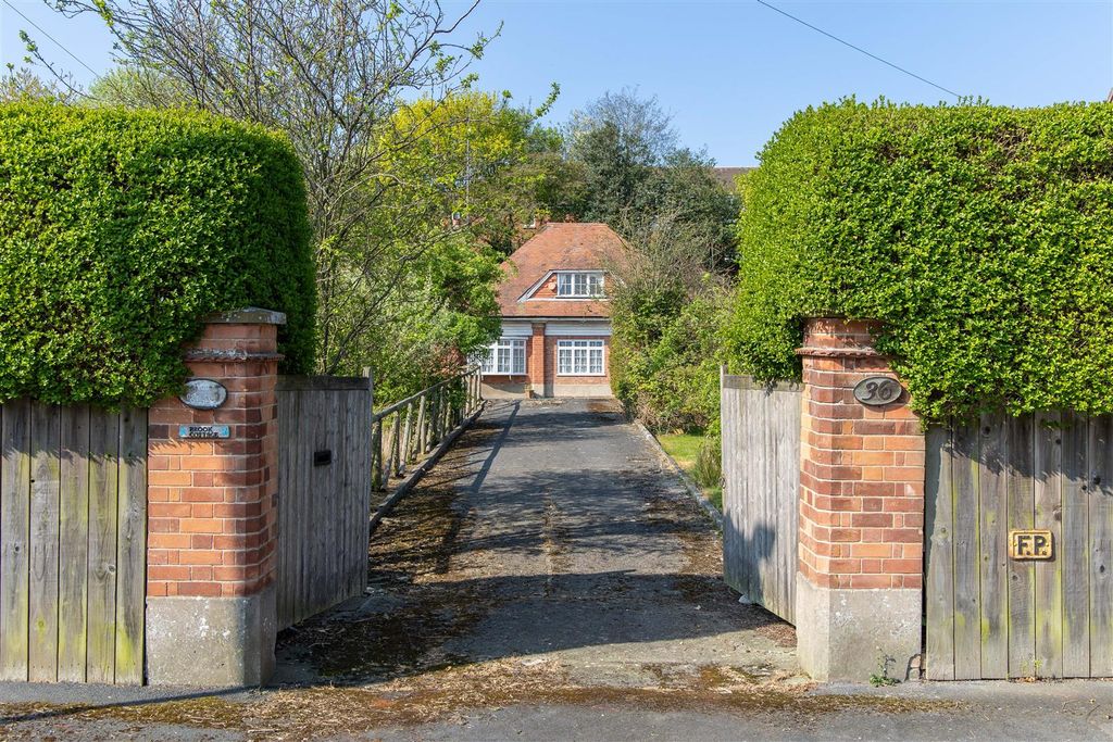 Property photo 2 of 30