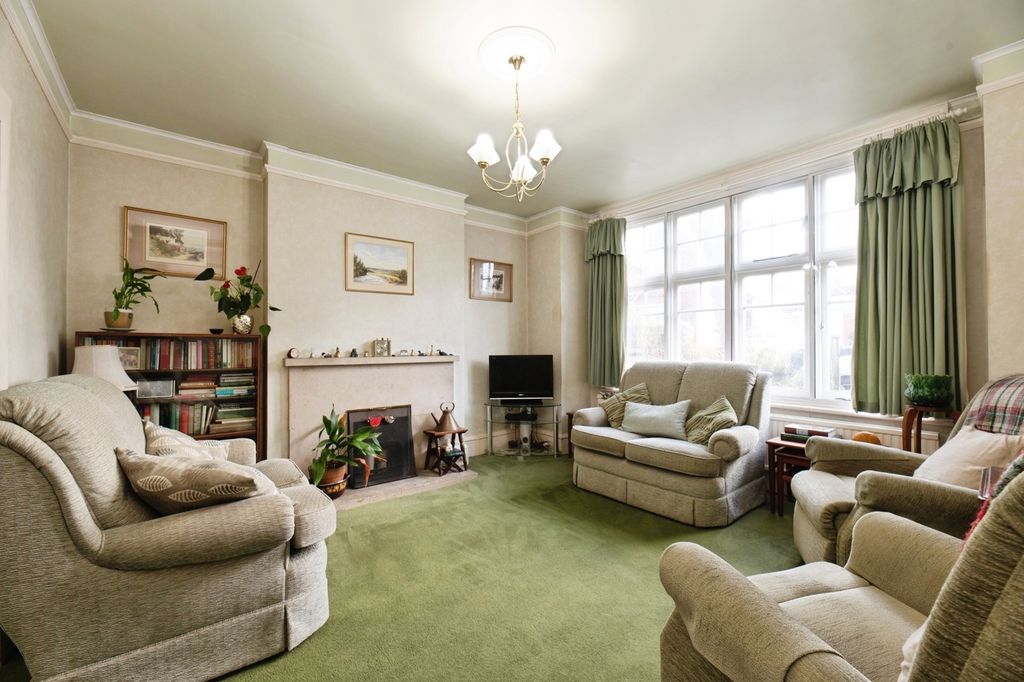 Property photo 2 of 19 Photo