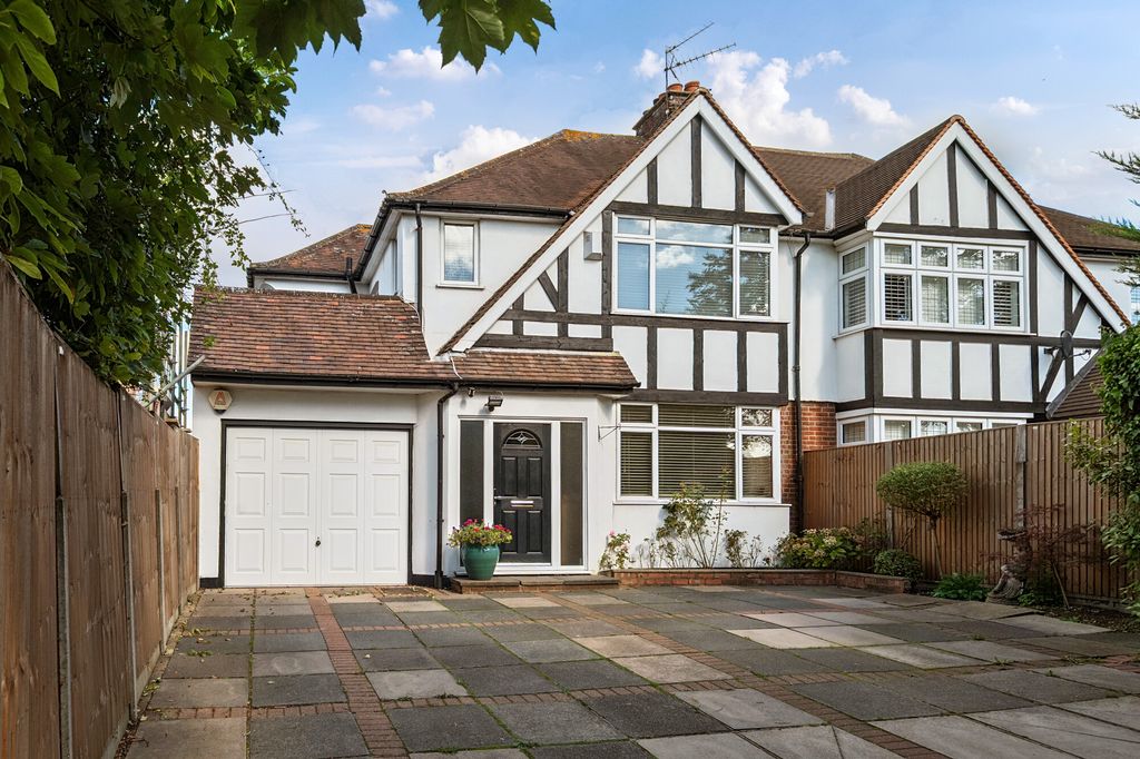 Property photo 1 of 12