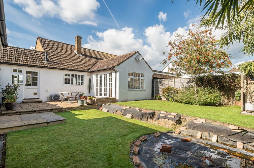 Property photo 2 of 16 1359942-18-68Da84...