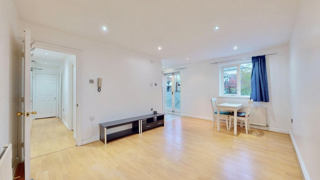 Property photo 2 of 16 Picture No. 02