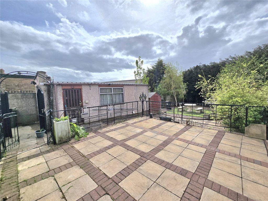 Property photo 3 of 18 Picture No. 19