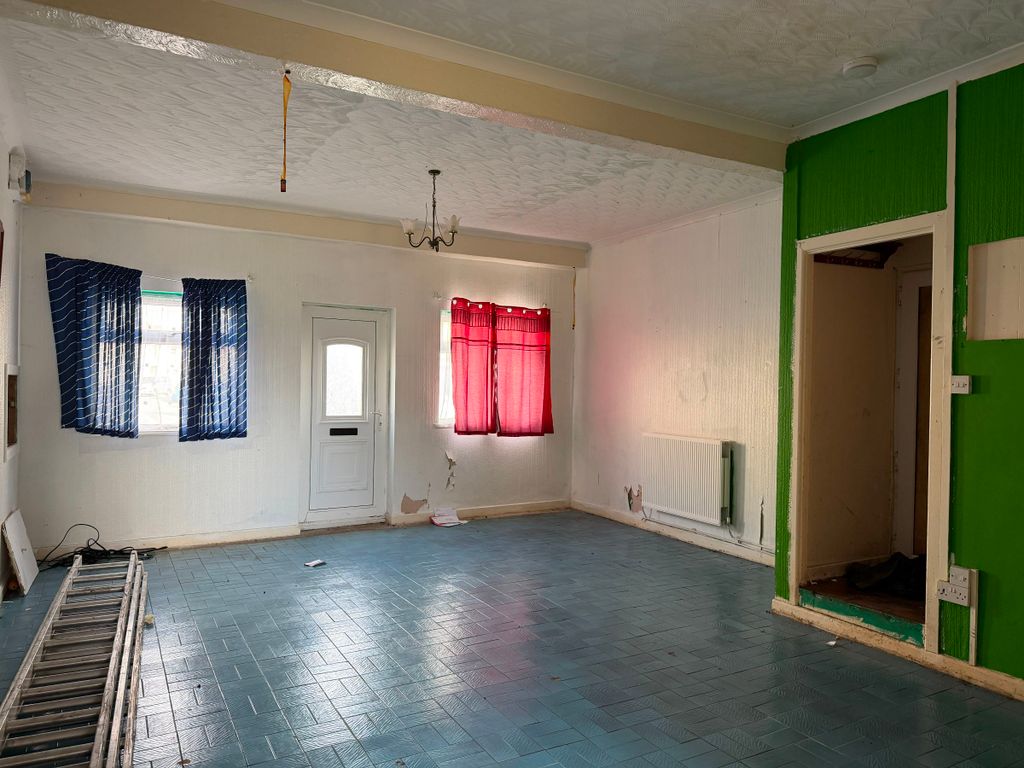 Property photo 3 of 20