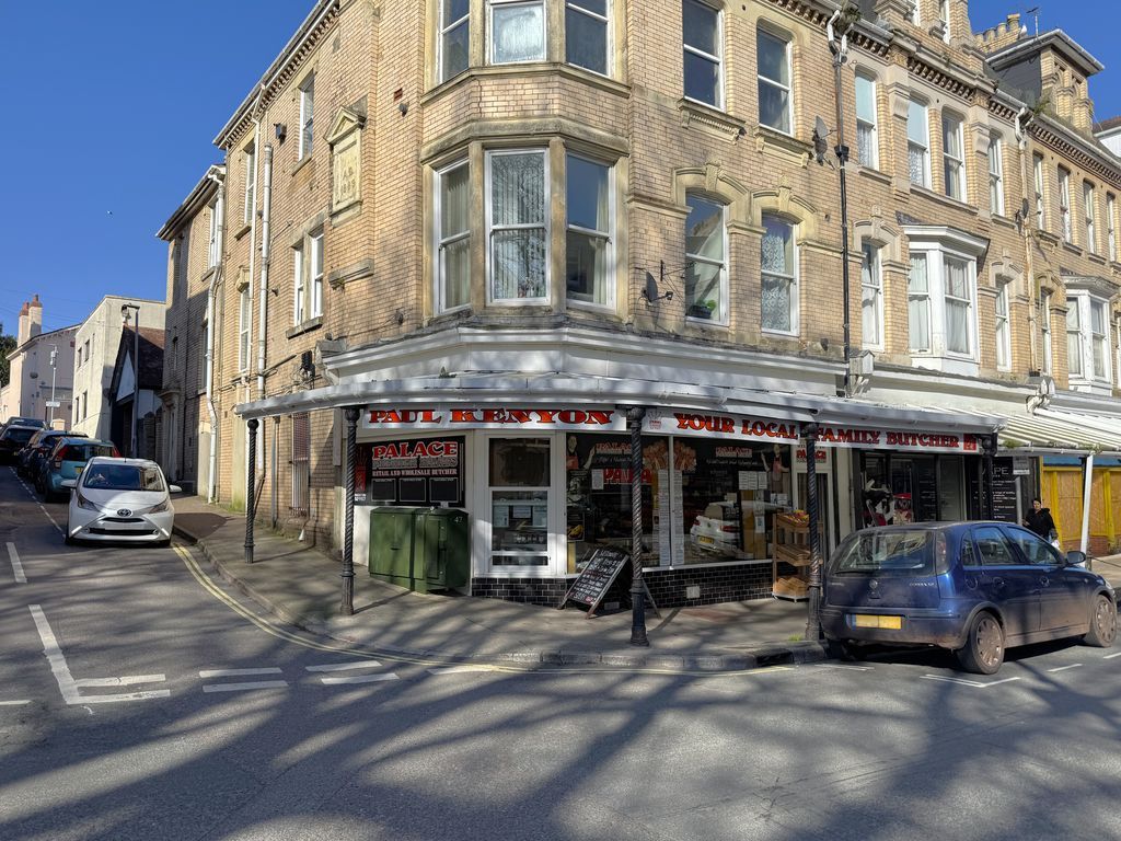 Property photo 1 of 7 Photo 7