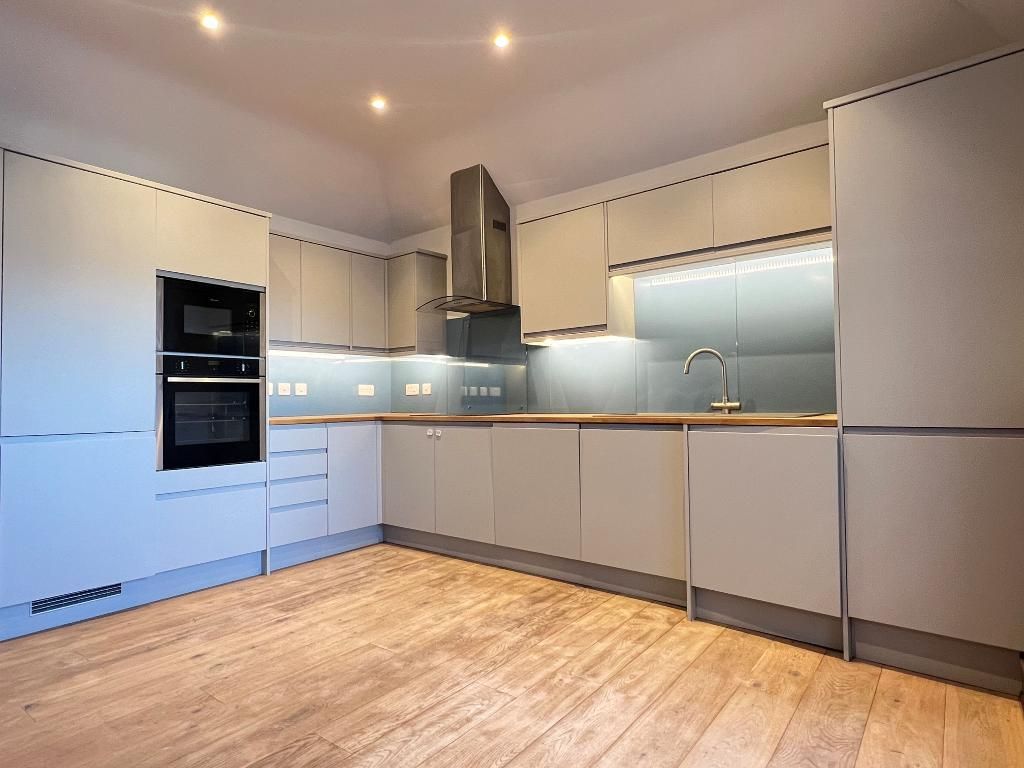 Property photo 3 of 10 Photo 3