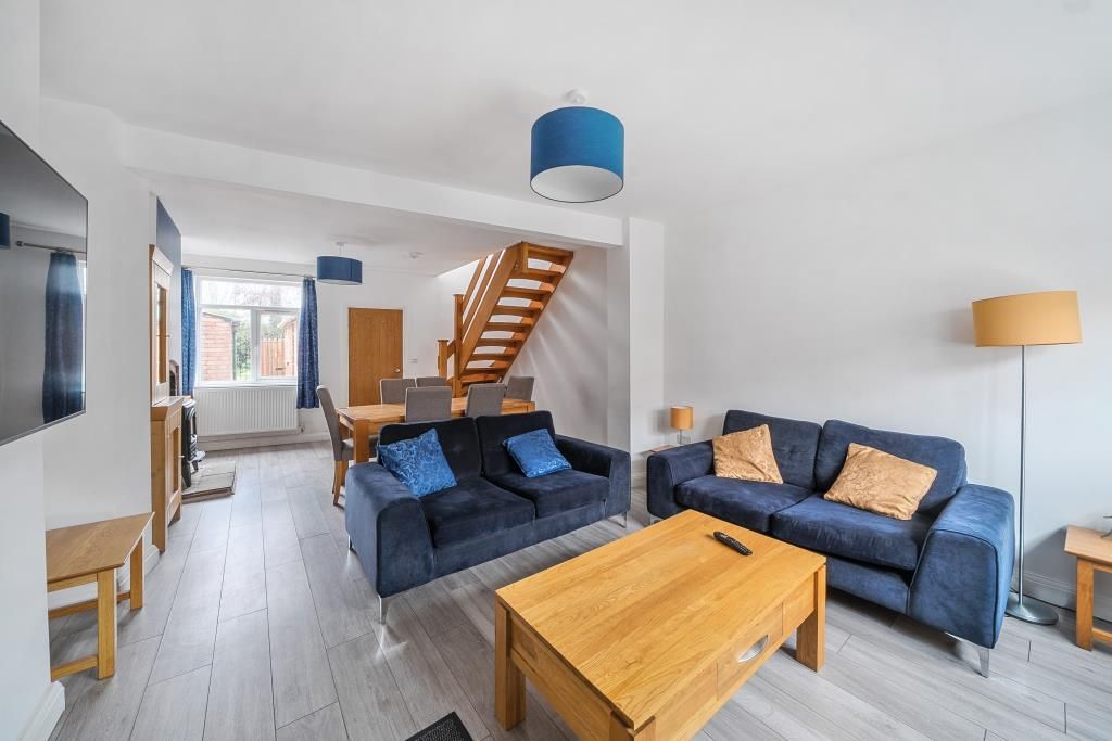 Property photo 3 of 20 Livingroom