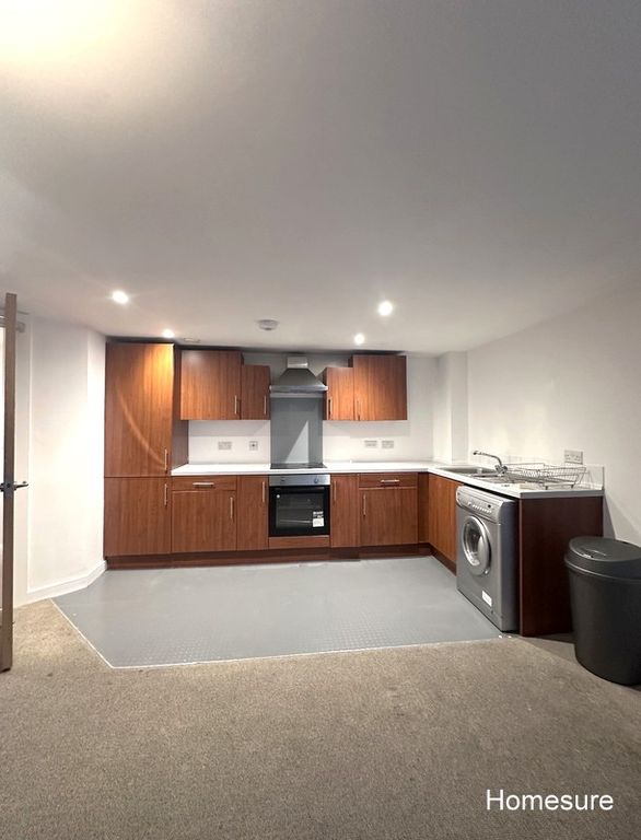 Property photo 3 of 7 Kitchen