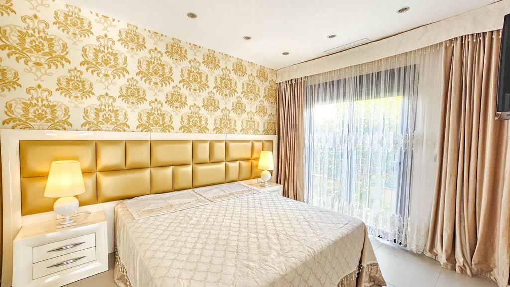 Property photo 3 of 47