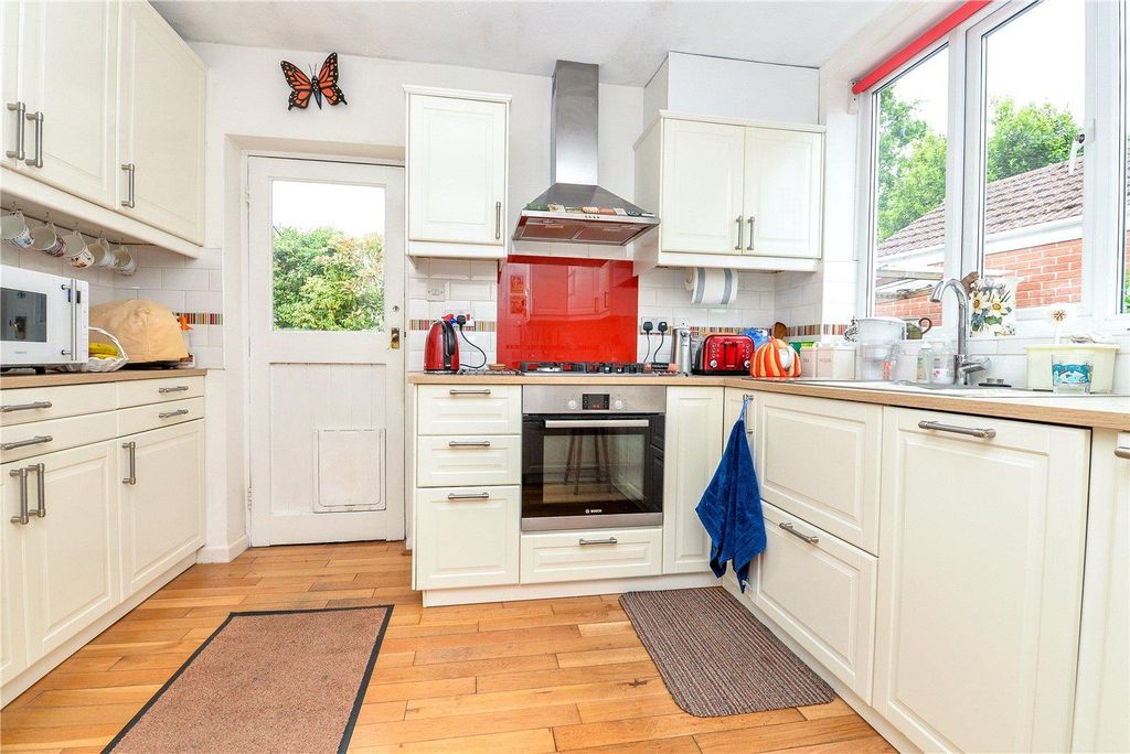 Property photo 2 of 15 Picture No. 04