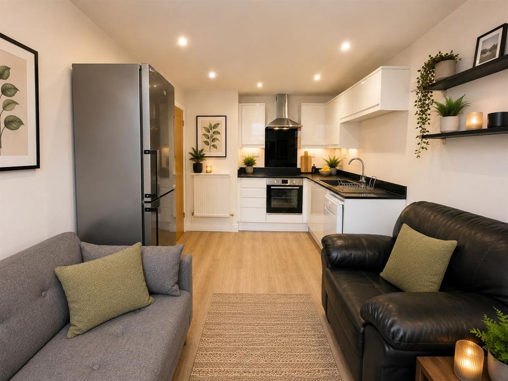 Property photo 1 of 11 16772.Png