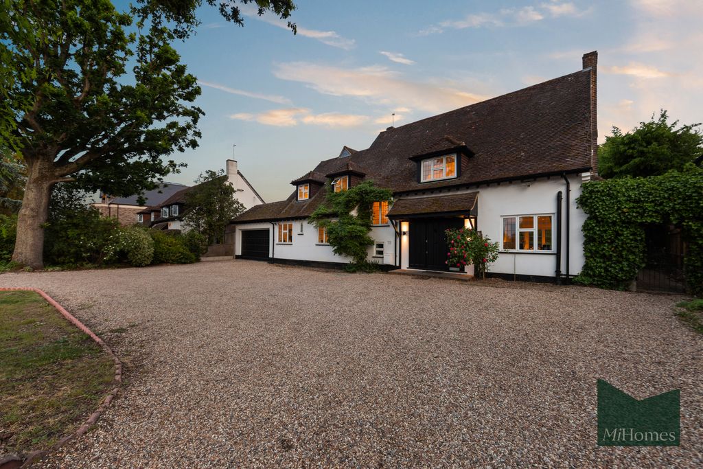 Property photo 1 of 61