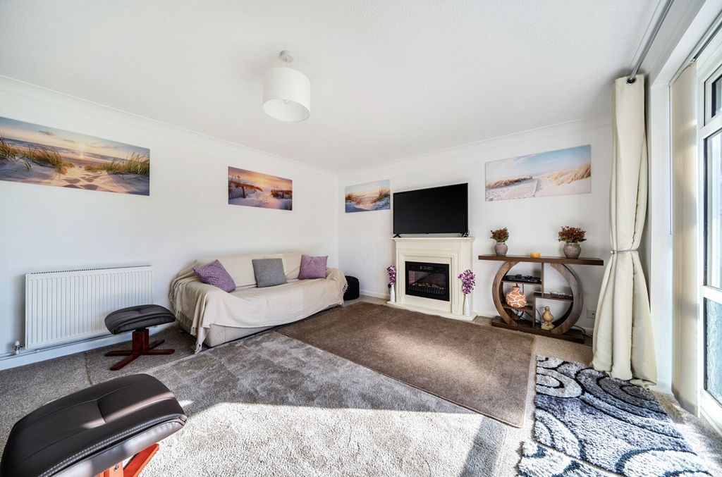 Property photo 3 of 19