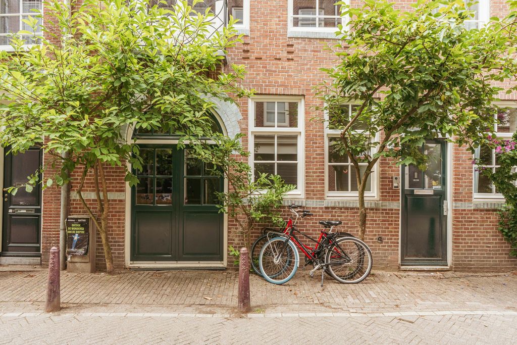 Property photo 2 of 40