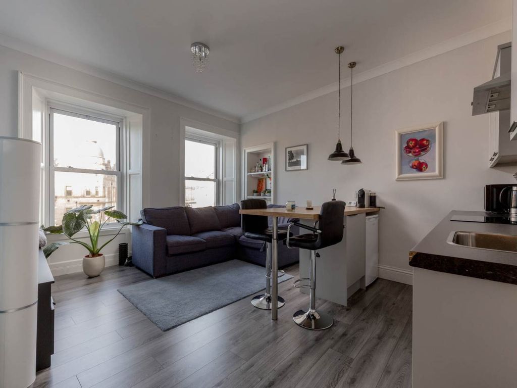 Property photo 2 of 10 56451_Home_Street_-003