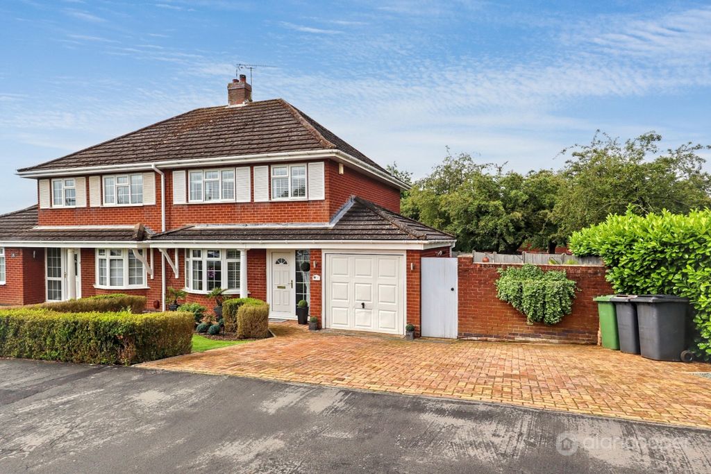 Property photo 1 of 32 3834101