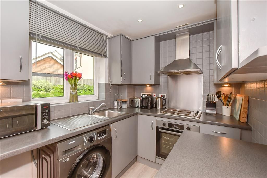 Property photo 3 of 15 Kitchen