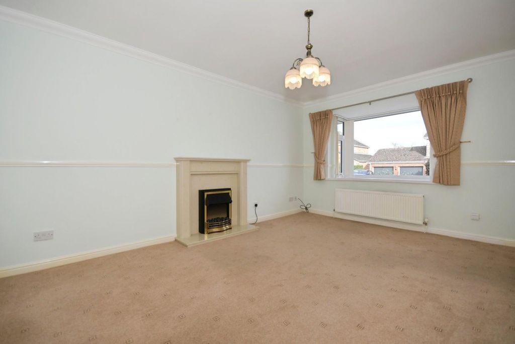 Property photo 2 of 18 Lounge.Jpg