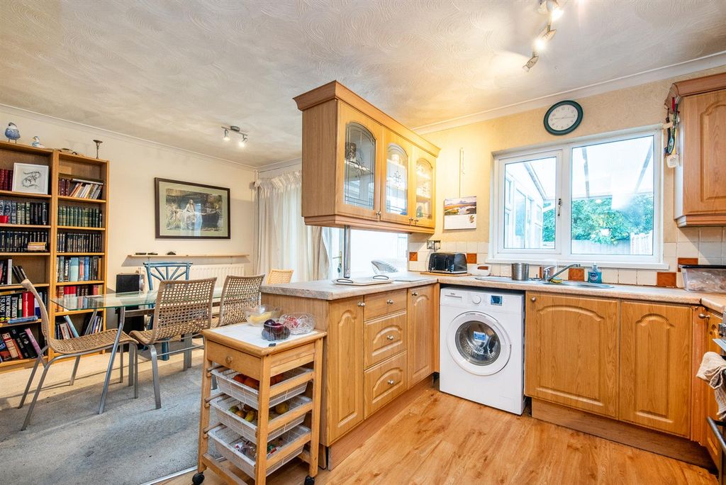 Property photo 3 of 19 Kitchen/Diner