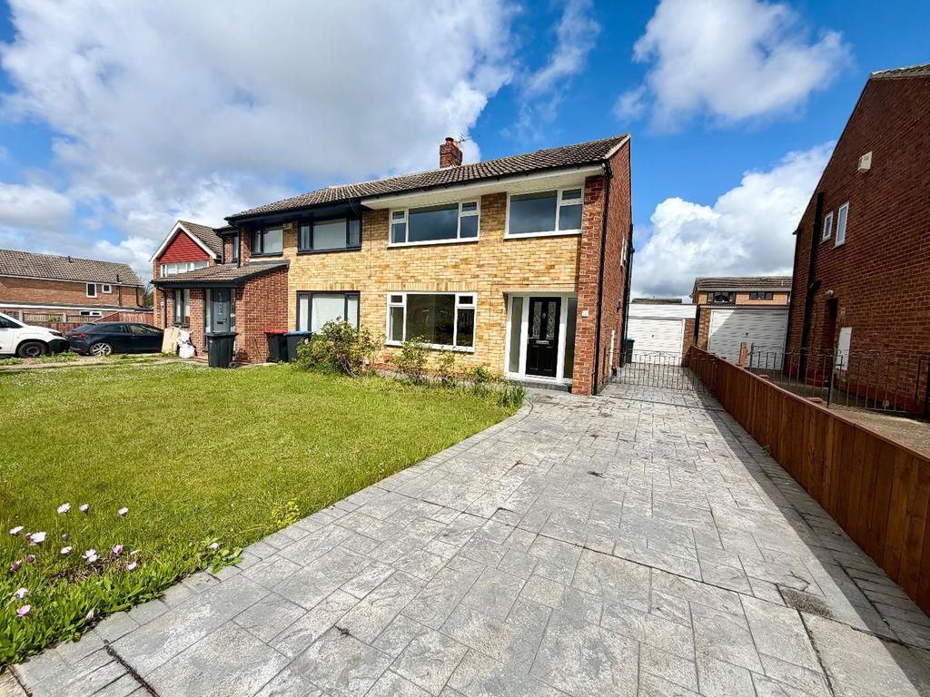 Property photo 1 of 12 Front