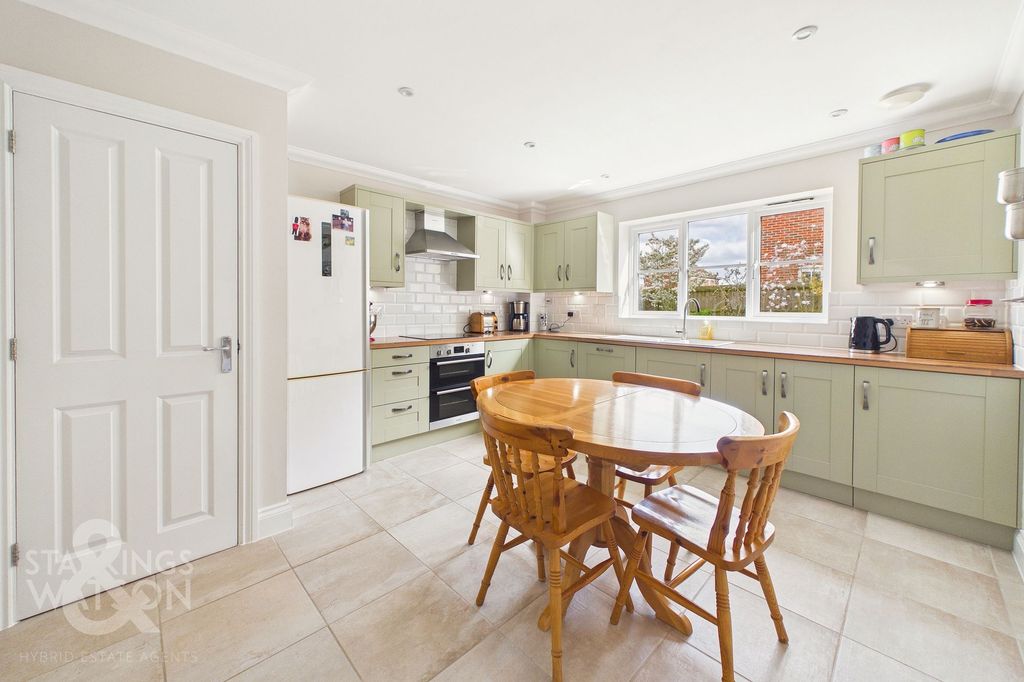 Property photo 3 of 29