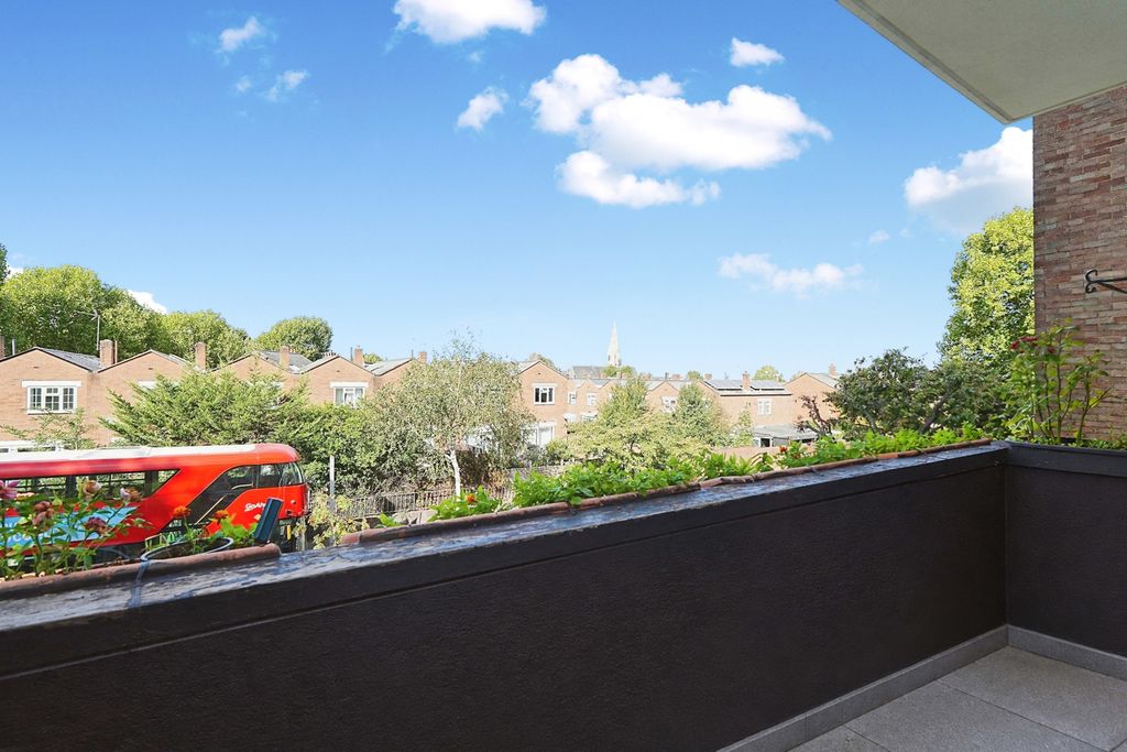 Property photo 2 of 14 Pbox-Img.Jpg