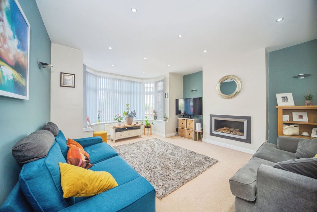 Property photo 3 of 20 Pbox-Img.Jpg