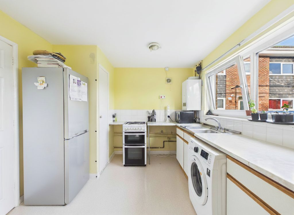 Property photo 2 of 8