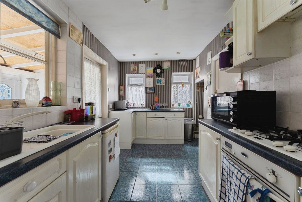 Property photo 3 of 16