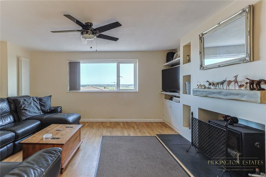 Property photo 3 of 25 4294424