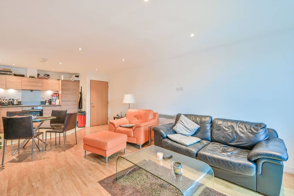 Property photo 2 of 13