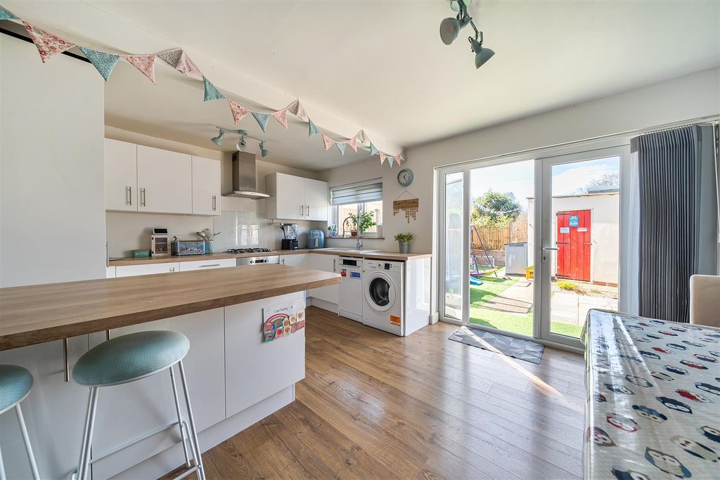 Property photo 2 of 20 1438881-13-69d5009962Daa.Jpg