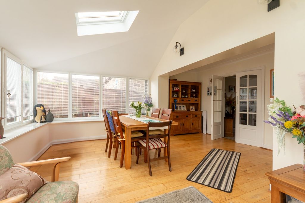 Property photo 3 of 19 Picture No. 23