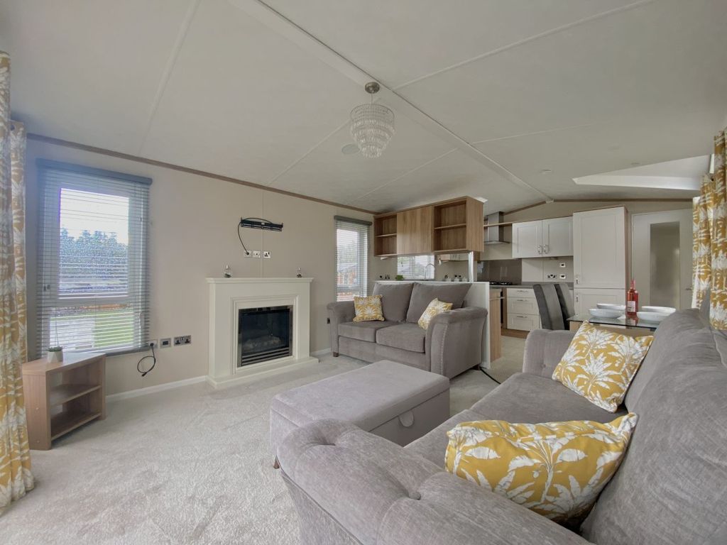 Property photo 3 of 6 Serena Lodge J.Jpg