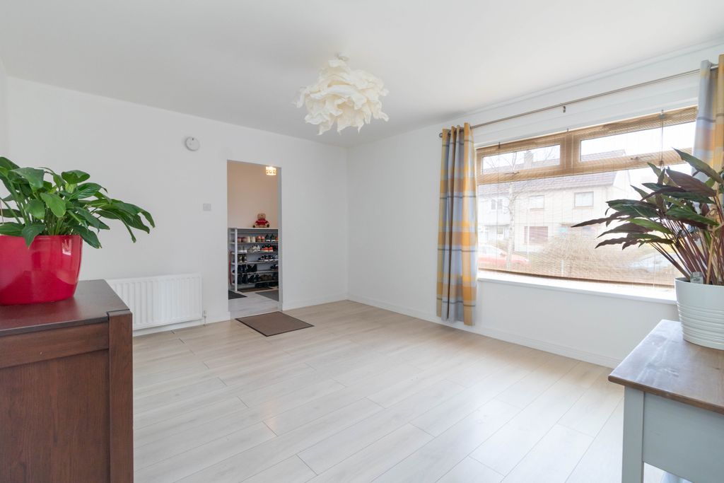 Property photo 3 of 21 Lounge