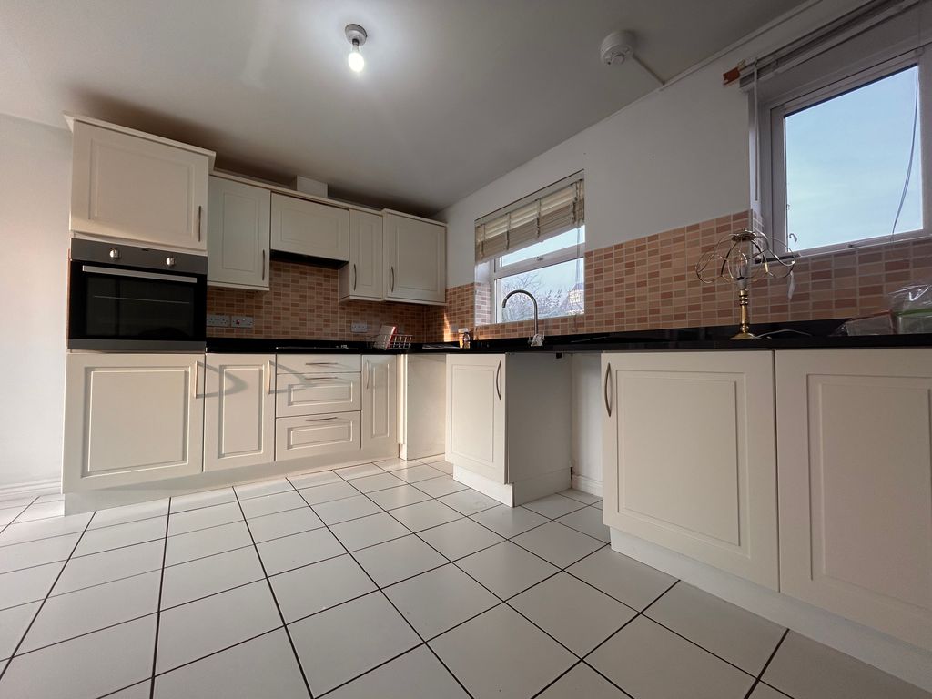 Property photo 2 of 13 Image