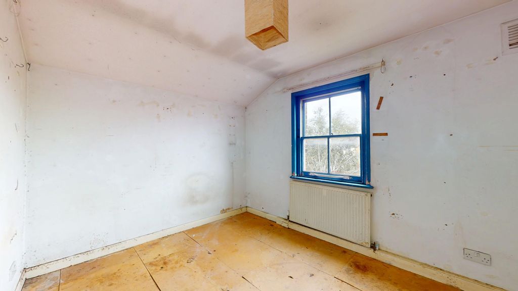 Property photo 3 of 17 Flat C, 15 Lucien Road, Tooting, London, Sw17 8Hs