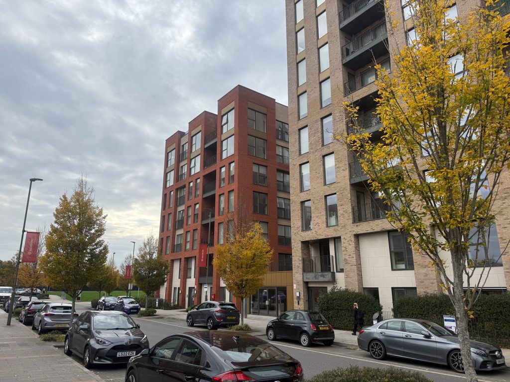 Property photo 1 of 10 Front