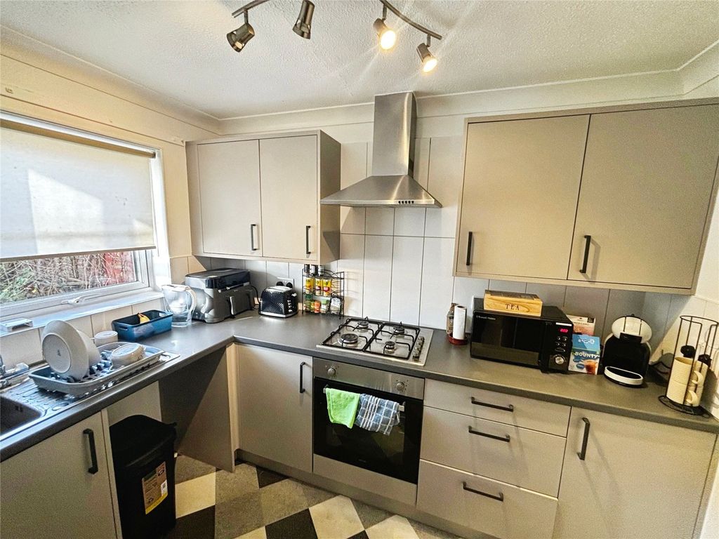 Property photo 3 of 20 Kitchen